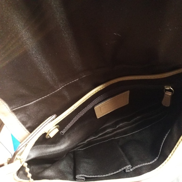 Coach Signature Classic Shoulder Bag - Picture 3 of 6